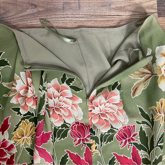 Talbots Floral Silk Skirt Size Medium - Picture 5 of 14